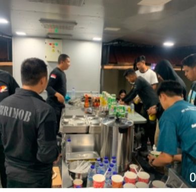 Semarak Final Piala Dunia 2026, Brimob Polda Gorontalo Ajak Masyarakat Nobar Sambil Menikmati Hidangan Gratis