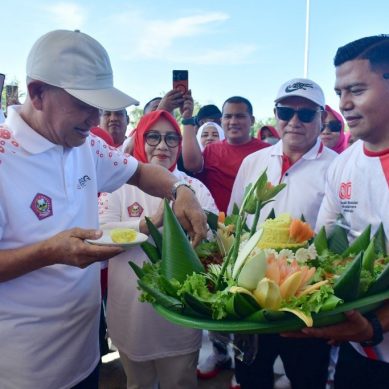 Pembukaan HUT RI ke-81, Bupati Saipul Mbuinga Dapat Kejutan Istimewa