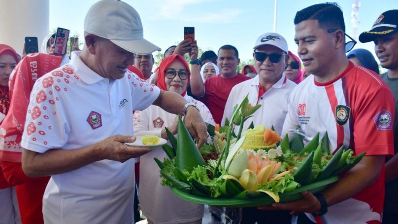 Pembukaan HUT RI ke-81, Bupati Saipul Mbuinga Dapat Kejutan Istimewa
