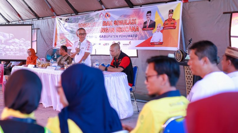 Wabup Iwan Adam Buka Sosialisasi dan Simulasi Penanggulangan Bencana bagi Siswa SMP se-Pohuwato