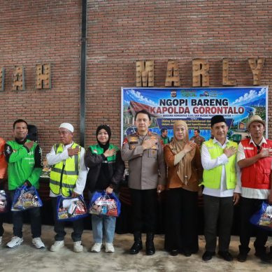 Serap Aspirasi, Kapolda Gorontalo Ngopi Bareng Ojol dan Pengemudi Bentor