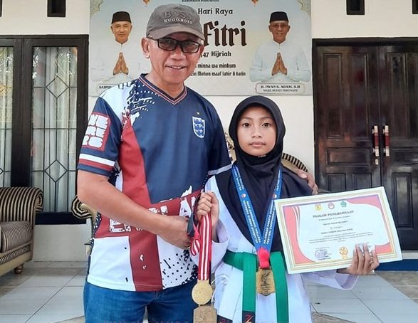 Raih Tiga Medali Emas di Dua Kejuaraan Karate, Wabup Iwan Apresiasi Prestasi Arafah