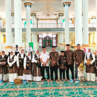 20 Jemaah Umrah Pohuwato Resmi Dilepas Wabup Iwan S. Adam  DETEKS