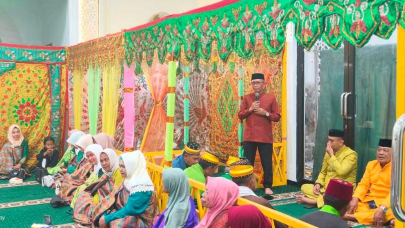 Wabup Iwan Adam : “Tradisi Maulid Nabi Harus Terus Diwariskan kepada Generasi Muda”
