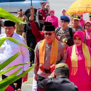 Pedang Pora Sambut Kapolda Baru, Irjen Pol. Nurworo Danang Resmi Mengawali Tugas di Gorontalo