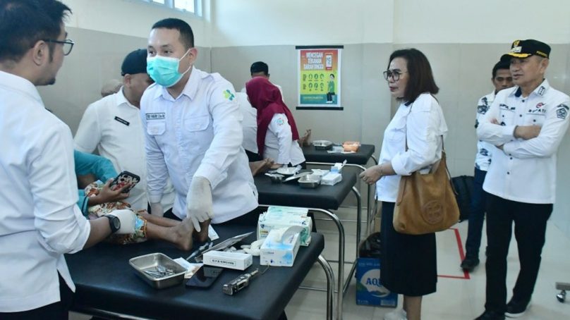 Khitanan Massal Warnai Gerbang Pohuwato SIAAP