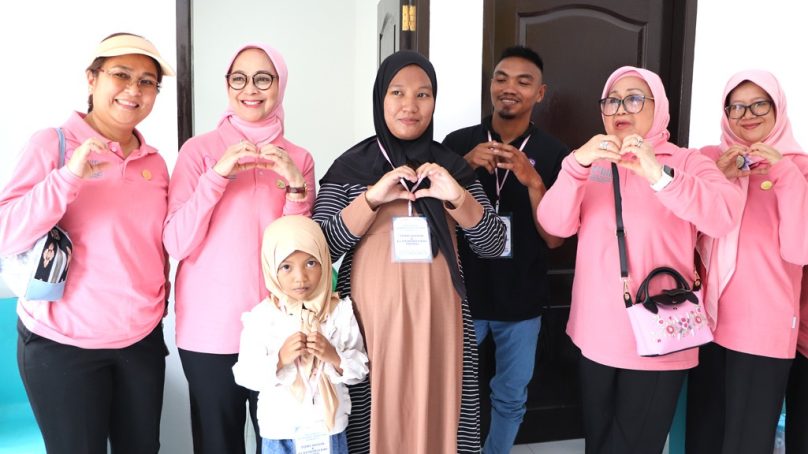 Cegah Stunting dari Rumah, Istri WamenHAM Bareng SERUNI Tinjau Bantuan Bedah RTLH di Gorontalo