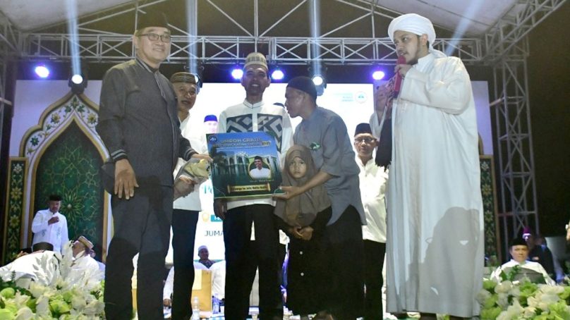 Gaungkan Persatuan Dalam Keberagaman, Ribuan Jemaah Hadiri Tablig Akbar UAS Di Pohuwato